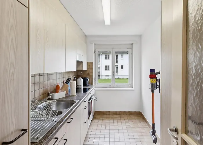 Apartment Urban Charm: Your Comfy Close To The Zurich