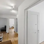 Apartment Urban Charm: Your Comfy Close To The *