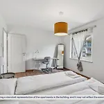 Apartment Urban Charm: Your Comfy Close To The