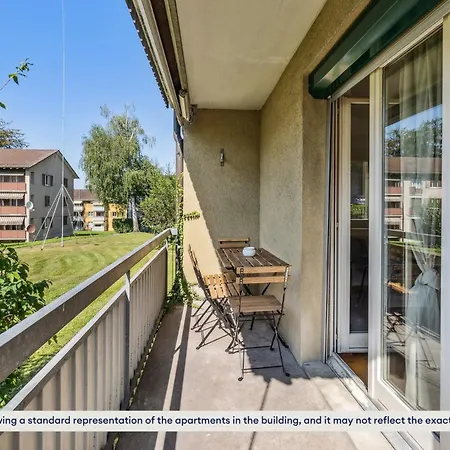 Apartment Urban Charm: Your Comfy Close To The