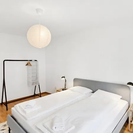 Urban Charm: Your Comfy Close To The Lejlighed *