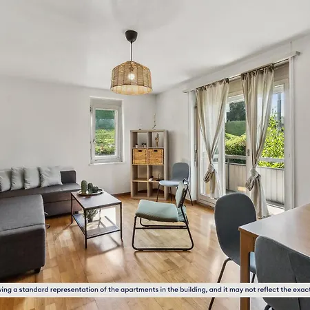 Urban Charm: Your Comfy Close To The Zúrich